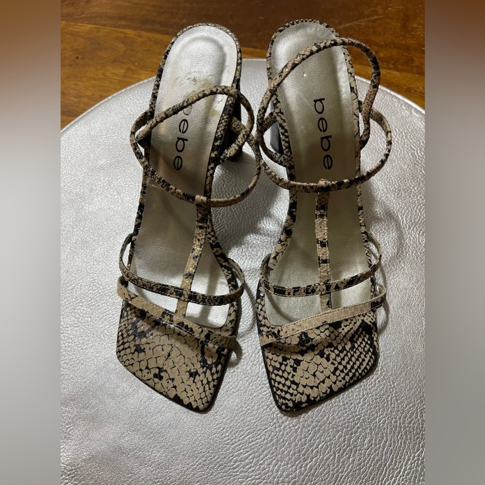 Bebe Vintage Square Open Toe Sling Back Heel SZ 6